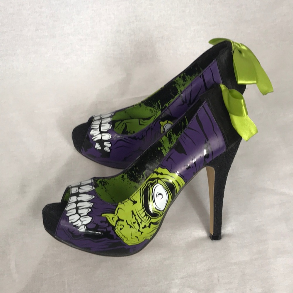 Iron Fist Zombie Stompers 🧟‍♀️ - Picture 5 of 8
